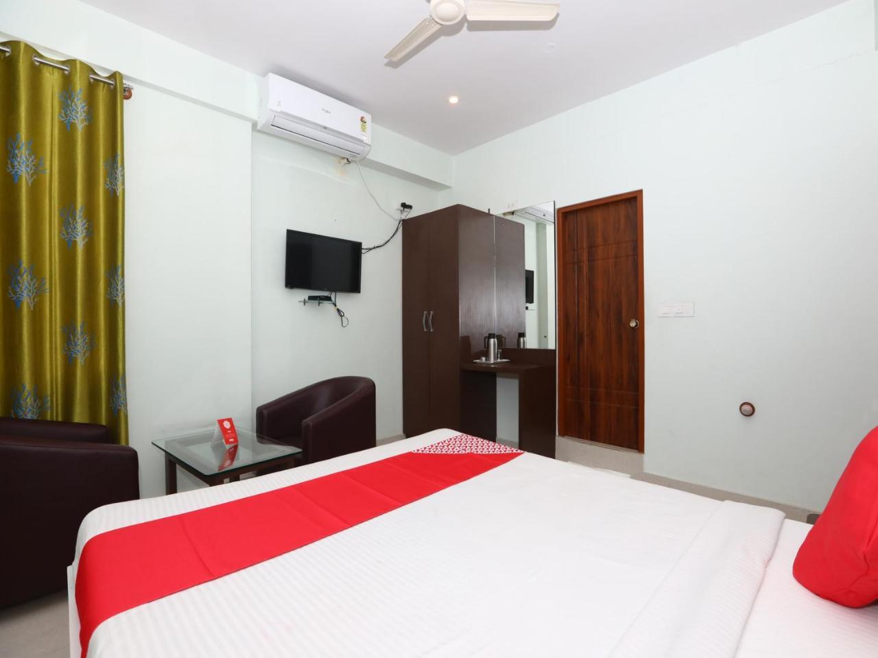 Golden Residency Hotel Mysore Bagian luar foto