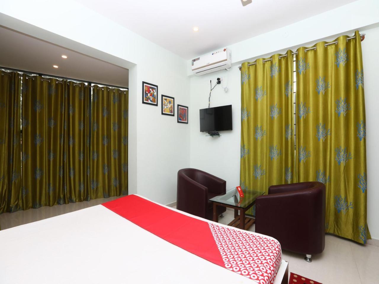 Golden Residency Hotel Mysore Bagian luar foto